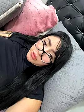 Try our girls live displays and explore the company of endless strippers, with beautiful physiques, vibrating toys and more.