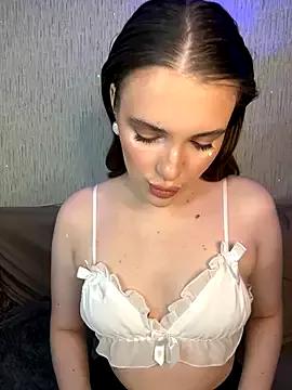 Ariana_Sanderss from StripChat is Freechat