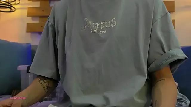 Try our girls live displays and explore the company of endless strippers, with beautiful physiques, vibrating toys and more.