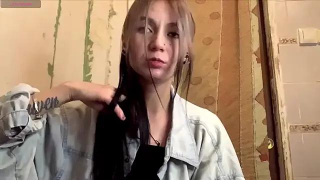 ArianeBhayani from StripChat is Freechat
