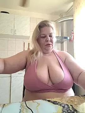 AriannaMilf from StripChat is Freechat