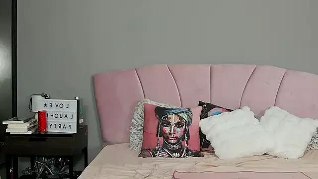 AriannaMoonXx from StripChat is Freechat