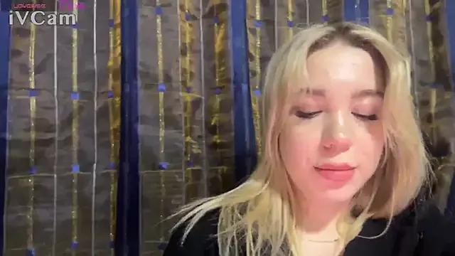 Try our girls live displays and explore the company of endless strippers, with beautiful physiques, vibrating toys and more.