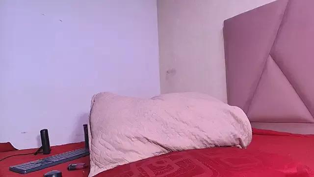 Try our girls live displays and explore the company of endless strippers, with beautiful physiques, vibrating toys and more.