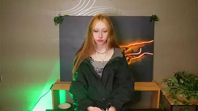 ArlettaDeluna from StripChat is Freechat