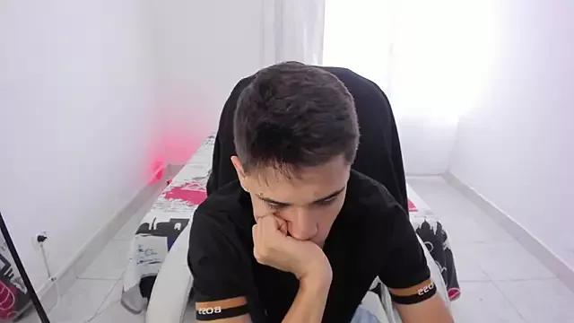 Try our girls live displays and explore the company of endless strippers, with beautiful physiques, vibrating toys and more.