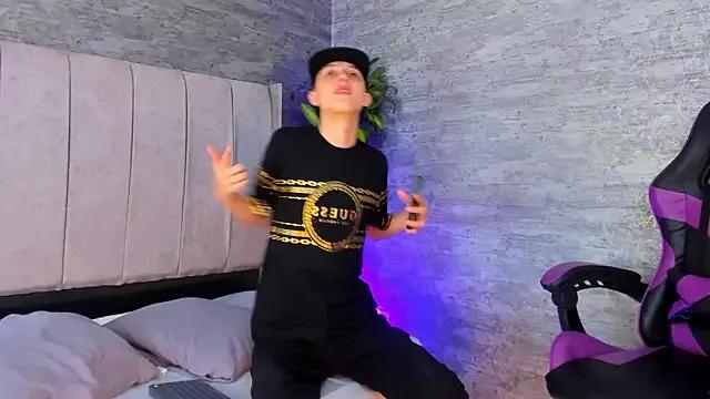 ArthurCox from StripChat is Freechat