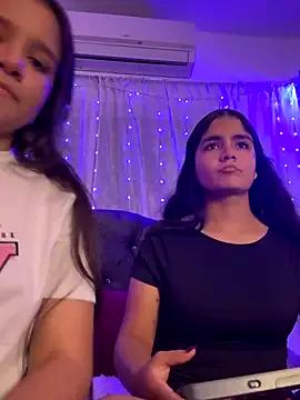 Ashley_and_Zoe from StripChat is Freechat