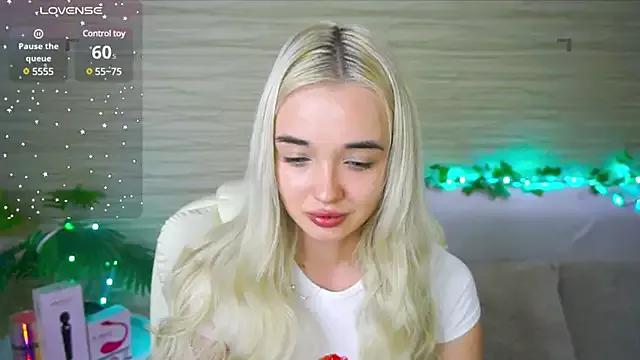 Ashley_S from StripChat is Freechat