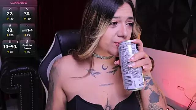 ashleyvalirya from StripChat is Freechat