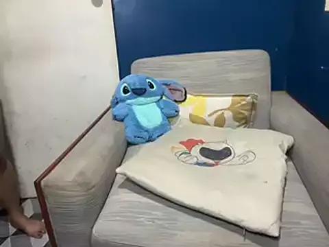 Try our girls live displays and explore the company of endless strippers, with beautiful physiques, vibrating toys and more.