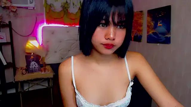 Try our girls live displays and explore the company of endless strippers, with beautiful physiques, vibrating toys and more.