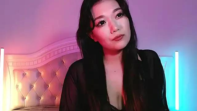 Try our girls live displays and explore the company of endless strippers, with beautiful physiques, vibrating toys and more.