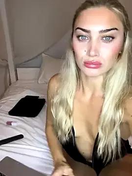 Photos of Aurii_Angel from StripChat is Freechat