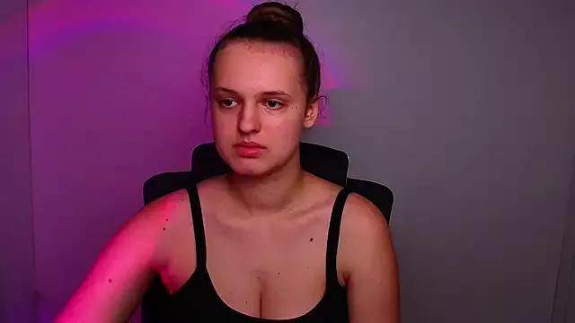 Aurora_White from StripChat is Freechat