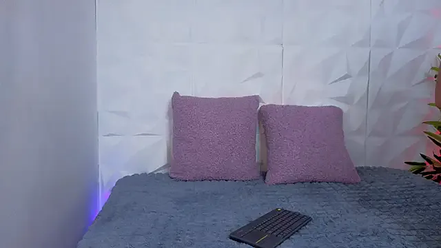 AuroraLanee_ — Spit on tits and rub 