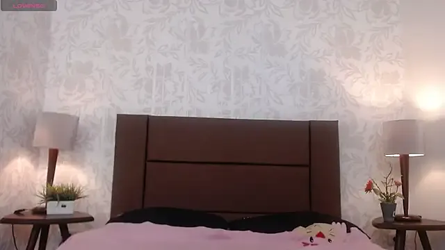 Ava_Raye — Sensual striptease