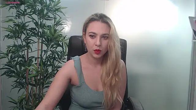 AvaBlue_ from StripChat