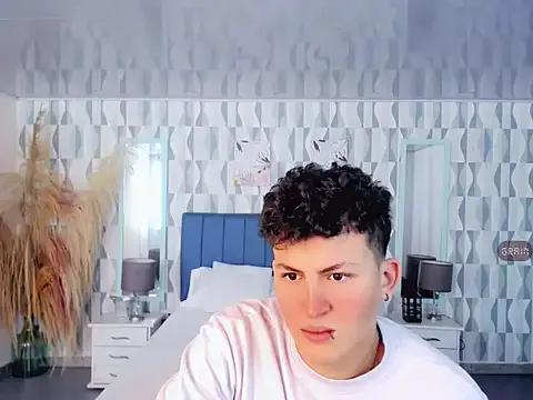 Try our girls live displays and explore the company of endless strippers, with beautiful physiques, vibrating toys and more.