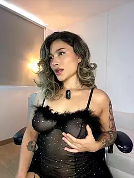 Try our girls live displays and explore the company of endless strippers, with beautiful physiques, vibrating toys and more.