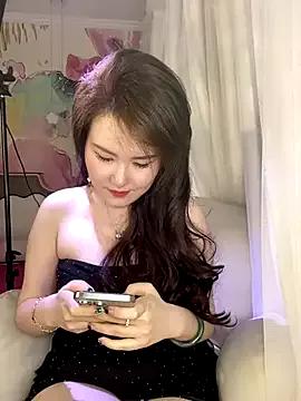 Try our girls live displays and explore the company of endless strippers, with beautiful physiques, vibrating toys and more.
