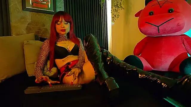 Try our girls live displays and explore the company of endless strippers, with beautiful physiques, vibrating toys and more.