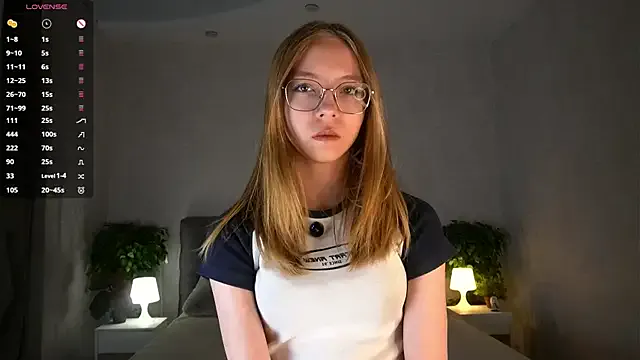 BarbaraViggiani — help me lick my finger