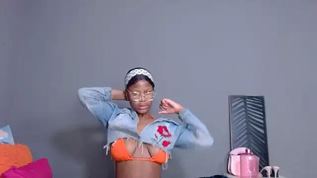 BarbieDoll21 from StripChat is Freechat