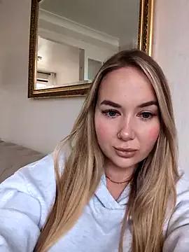 BarbieDolly_x from StripChat is Freechat