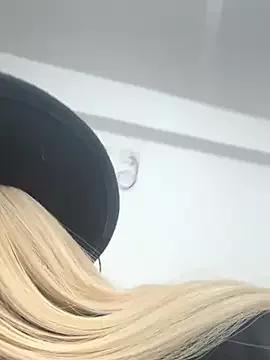 Try our girls live displays and explore the company of endless strippers, with beautiful physiques, vibrating toys and more.