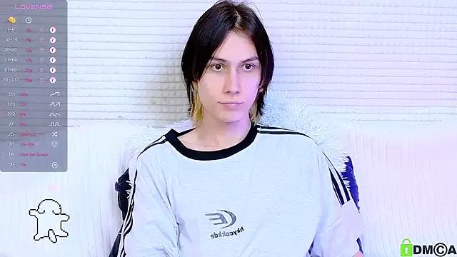 Try our girls live displays and explore the company of endless strippers, with beautiful physiques, vibrating toys and more.