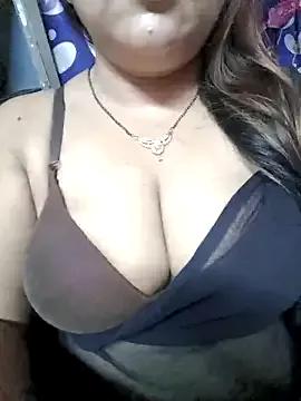 Beautyy38 from StripChat is Freechat