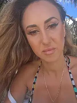 Try our girls live displays and explore the company of endless strippers, with beautiful physiques, vibrating toys and more.
