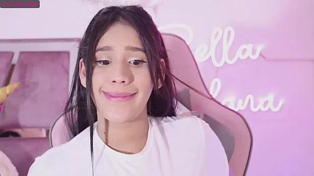 Try our girls live displays and explore the company of endless strippers, with beautiful physiques, vibrating toys and more.