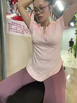 Bella0815 from StripChat is Freechat