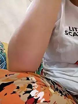 bella_bellaa from StripChat is Freechat