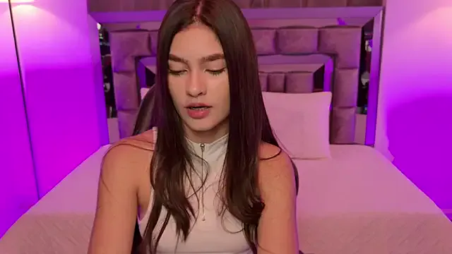 Bella_Clark2 — Freechat on StripChat