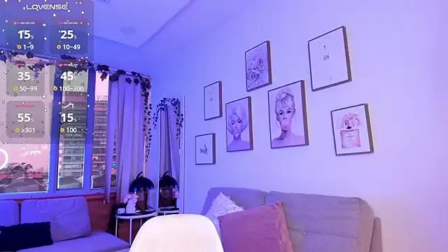 Try our girls live displays and explore the company of endless strippers, with beautiful physiques, vibrating toys and more.