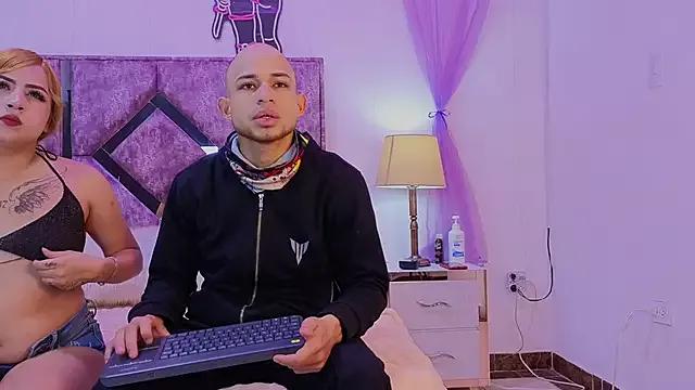 Try our girls live displays and explore the company of endless strippers, with beautiful physiques, vibrating toys and more.