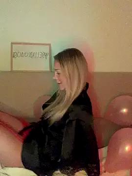 Bellablows from StripChat is Freechat