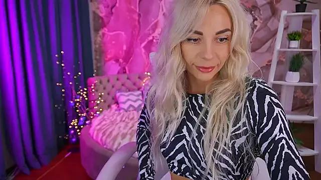 BellaRayyy from StripChat is Freechat