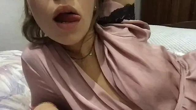 Bellastellahot from StripChat is Freechat