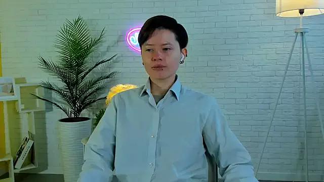 BellaVanruiten from StripChat is Freechat