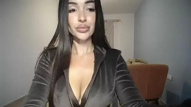 Try our girls live displays and explore the company of endless strippers, with beautiful physiques, vibrating toys and more.