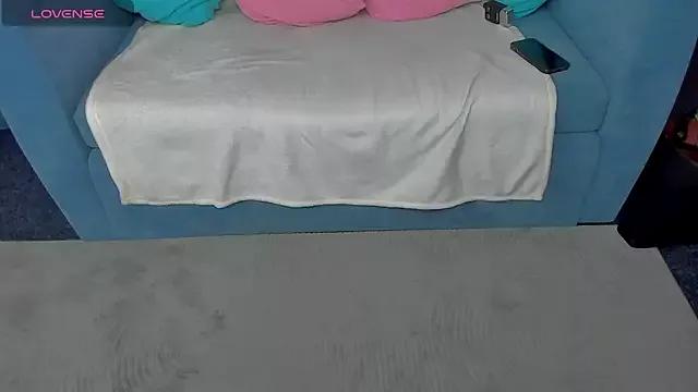 BellaXoxox from StripChat