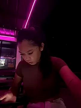 Try our girls live displays and explore the company of endless strippers, with beautiful physiques, vibrating toys and more.