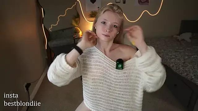 bestblonde from StripChat is Freechat