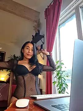 Try our girls live displays and explore the company of endless strippers, with beautiful physiques, vibrating toys and more.