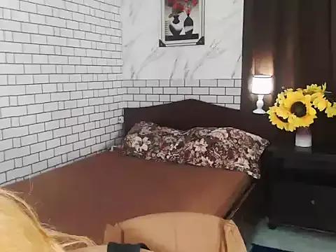 Try our girls live displays and explore the company of endless strippers, with beautiful physiques, vibrating toys and more.