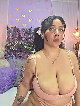 Try our girls live displays and explore the company of endless strippers, with beautiful physiques, vibrating toys and more.